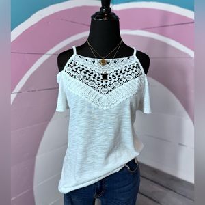 Boutique Brand Cold Shoulder Crochet Neckline Short Sleeve Top 💗